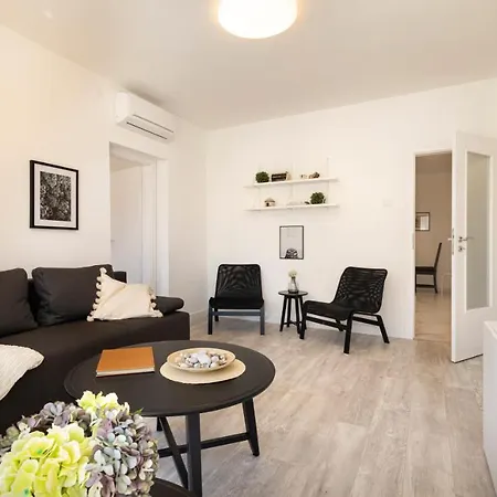 Bilini Castropola Apartment Exterior photo